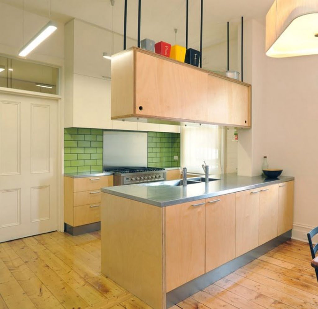 3 Simple Small Kitchen With Suspended Cabinets 