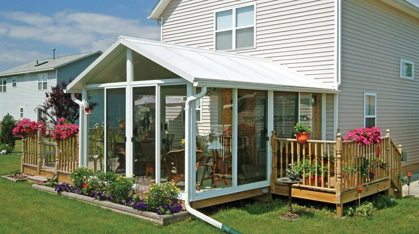 Lovely Sunroom with Attached Flower Garden