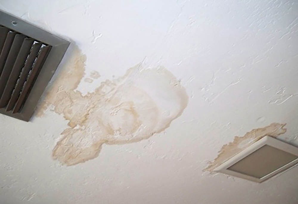 Signs of Water Damage On Popcorn Ceilings