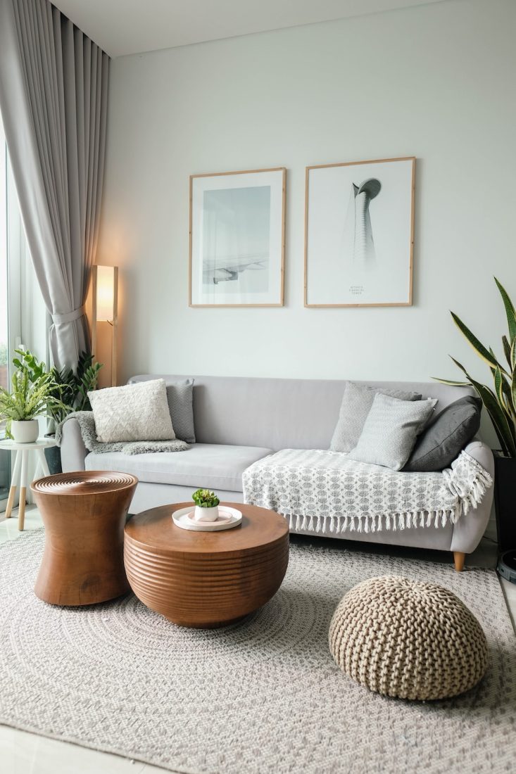 How to Create a Cozy and Welcoming Living Room Space