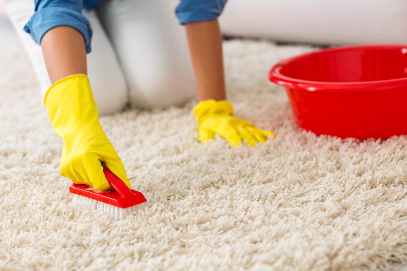 How to Clean Carpet without a Machine