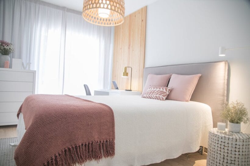 Best Colors for a Romantic Bedroom