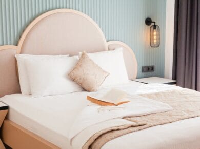 How to Create a Romantic Atmosphere in Your Bedroom