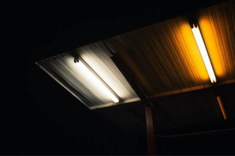 Troubleshooting and Fixing Fluorescent Lights That Won't Turn On Sometimes