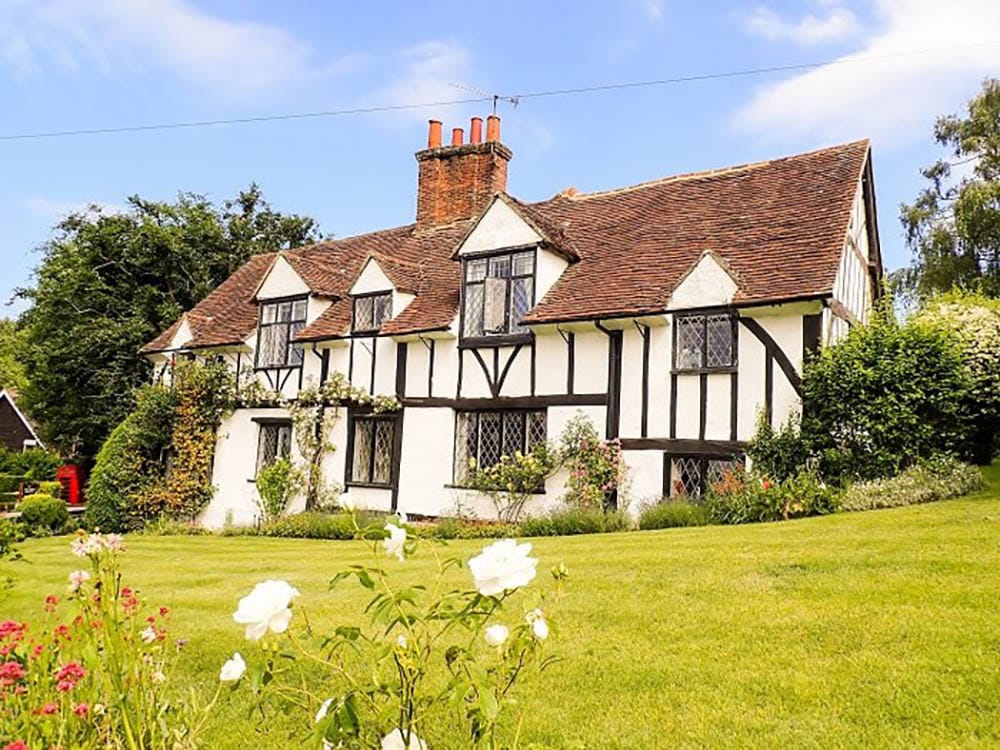 7. tudor_different-styles-of-homes