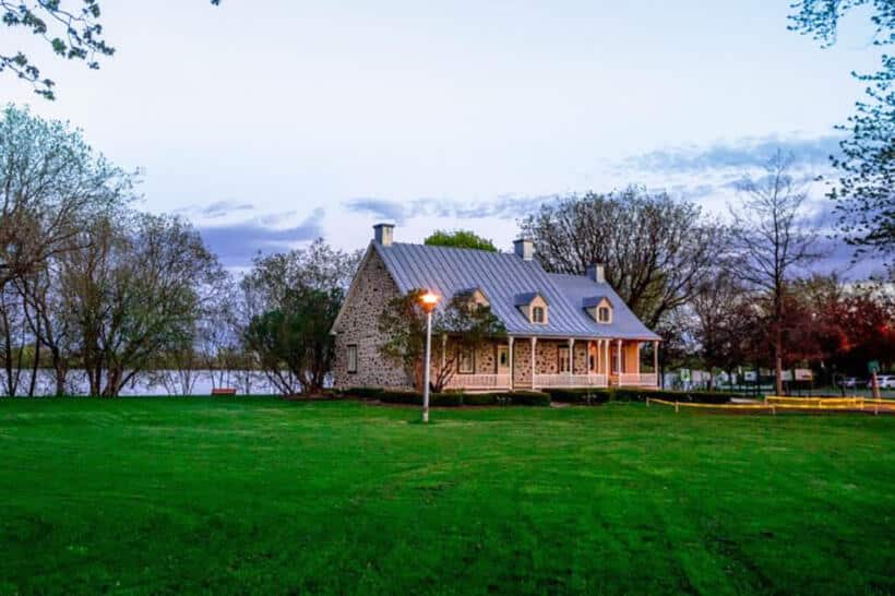 What Is a Freestanding House?